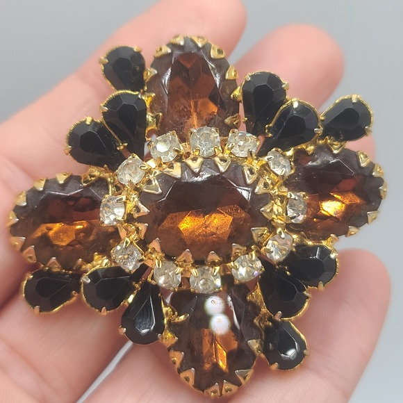 Estate Jewelry - Vintage Rhinestone Brooch Brown Cupcake Setting Gold Tone Heavy
